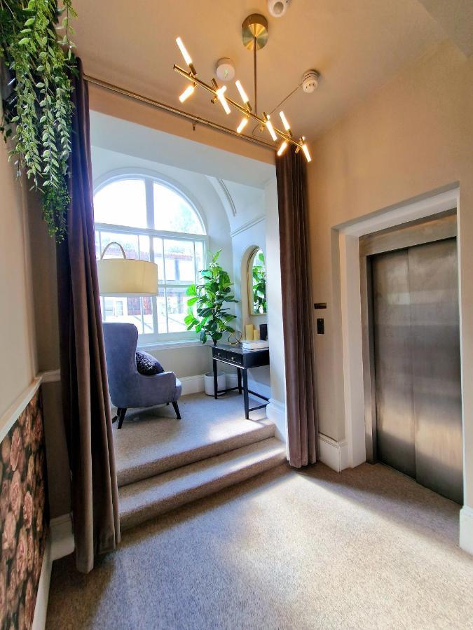 לונדון Stylish Hyde Park Home By Tube Stations With Elevator מראה חיצוני תמונה
